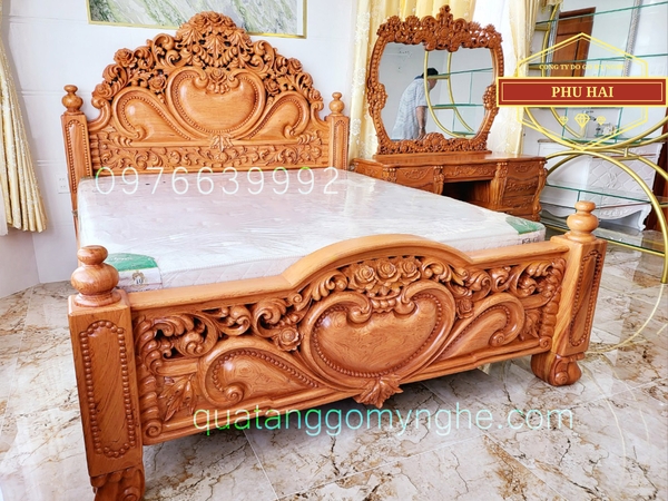 Giường Hoàng Gia Trái Tim Hoa hồng Đẹp