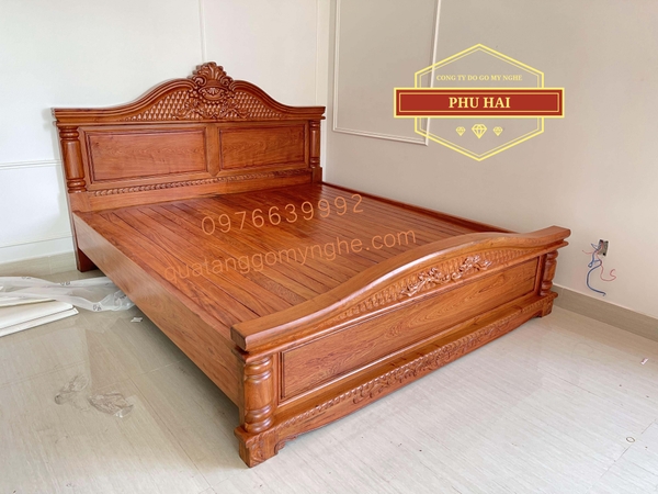 Giường ngủ gỗ mẫu hoàng gia