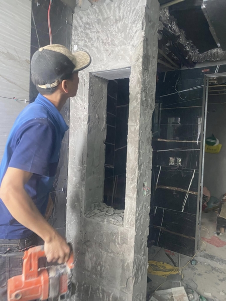 MUA BÒ TIẾC CÁI THỪNG: CHỌN THỢ ỐP LÁT ẨU – HẬU QUẢ ĐẮT GẤP ĐÔI!“