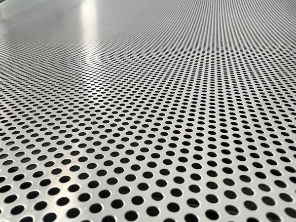 Trần nhôm đục lỗ tiêu âm