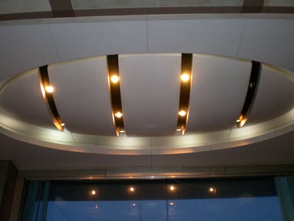 Trần Hook on E-Shaped