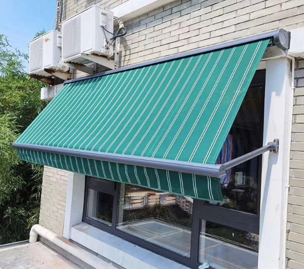 Mái hiên che cửa sổ tự động C104