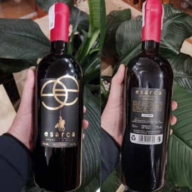 Điểm cuốn hút của chai rượu vang đỏ Esarca Vino Rosso 17%
