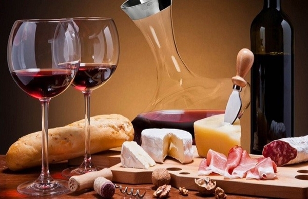 Vì sao phải để rượu vang “thở”?