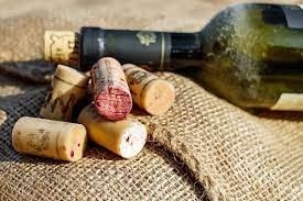 Rượu vang bị cork có uống được nữa không?