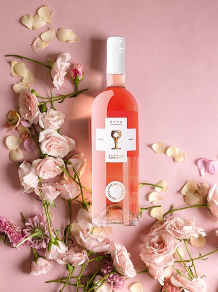 Lý do rượu vang hồng được phái nữ yêu thích