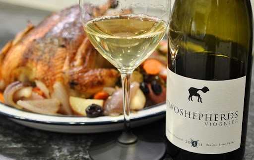 Rượu vang trắng có thể ăn cùng thịt gà không?