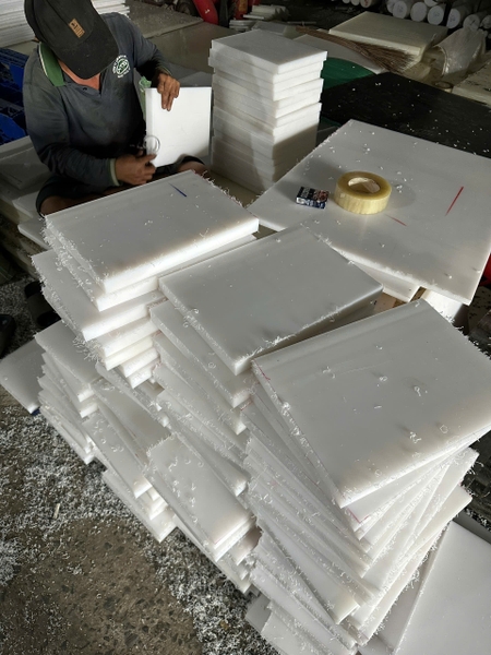 tấm nhựa pe 35x25x3 cm