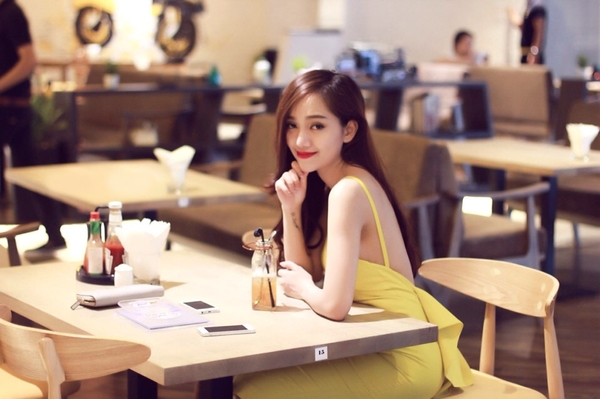 Tại sao chọn hàng thiết kế váy đầm giá sỉ để kinh doanh ?