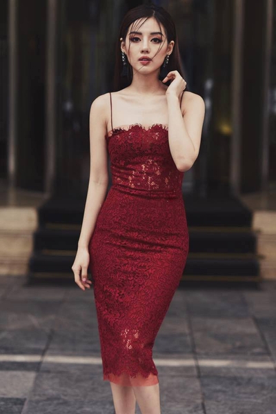 Đầm ren- phong cách quyến rũ cho mùa Thu Đông 2017