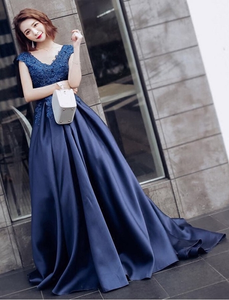 Đầm dự tiệc cưới cho người lớn tuổi