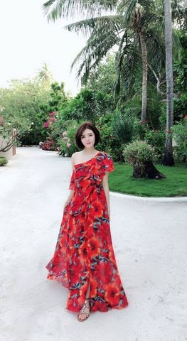 Những mẫu đầm đẹp cho người trung niên