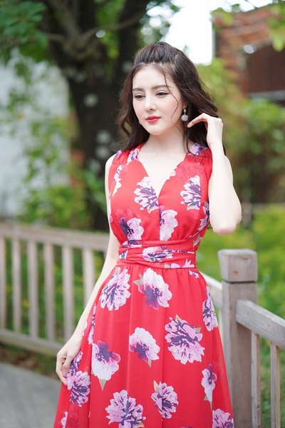 5 kiểu váy đi biển bạn không thể bỏ qua dịp 30/4
