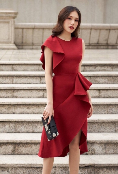 Chọn đầm đẹp cho quý cô tuổi 40 diện hè năm nay 2019-2020