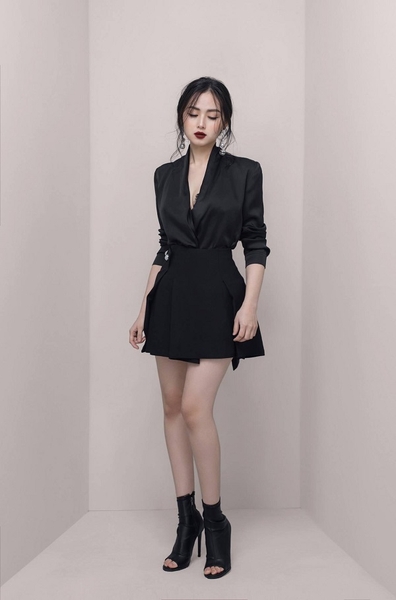 Đầm công sở dài qua gối lịch sử mà hiện đại