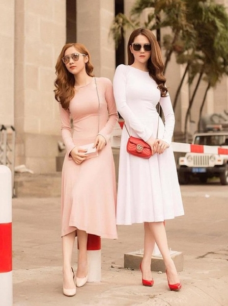 Váy đầm dạo phố đẹp màu đỏ chấm bi trắng | Thời trang, Phong cách thời  trang, Dép