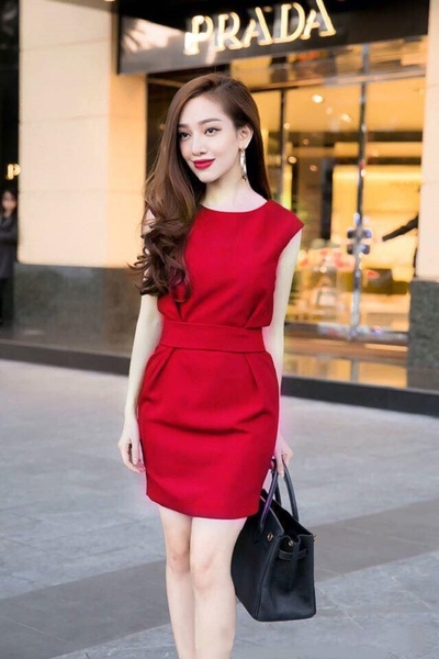 Ngực nhỏ chọn váy đầm dự tiệc thế nào mới quyến rũ