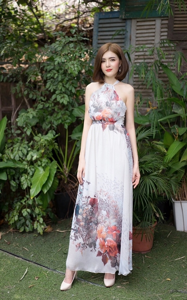 Những mẫu váy đầm maxi đi biển hở lưng cực kỳ gợi cảm