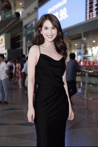 Tổng hợp mẫu đầm đen sang trọng quý phái giá rẻ 2019