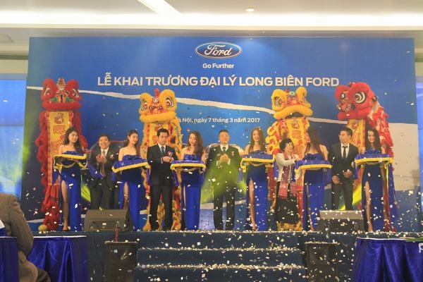 Khai trương Ford Long Biên