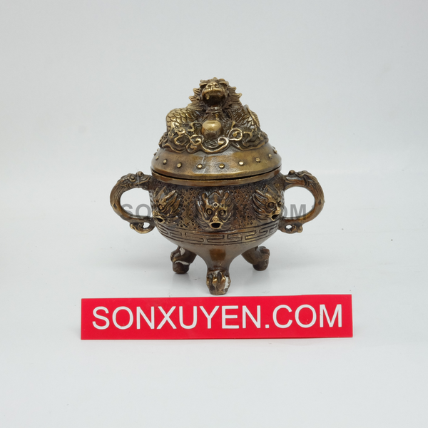Xông trầm đồng, nắp có hình con rồng, cao 12 rộng 13