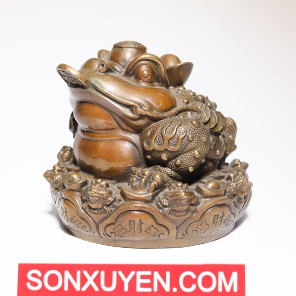 Cóc đồng cao 15 cm, rộng 17,5 cm