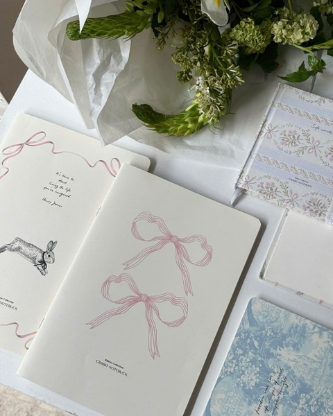 Vở grid caro 80gsm 100 trang The Reverie Diary - Nơ Hồng To