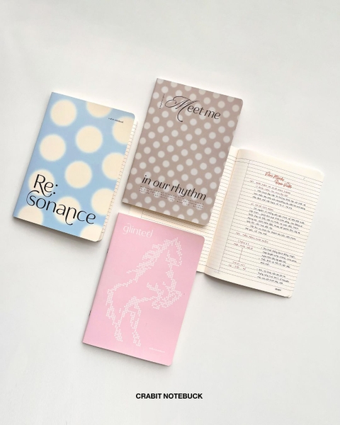 Vở kẻ ngang 100 trang 80gsm Chấm bi - Hồng