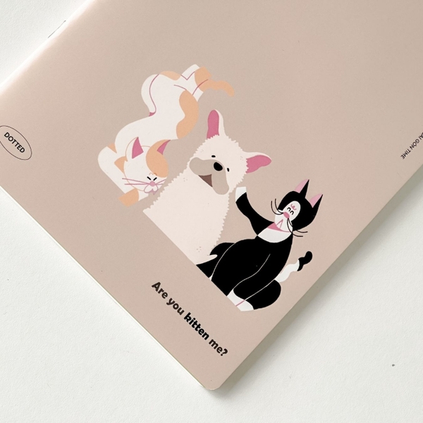 Vở chấm dot 120 trang Crabit x SGT - The Furry Friends - Tam ca - Nâu