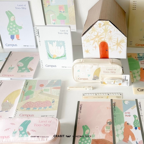 Túi Bút Viết Học Sinh Đa Năng Nhiều Ngăn Tiện Lợi In hình Crabit x Kokuyo Campus | Land of Too Shy Series