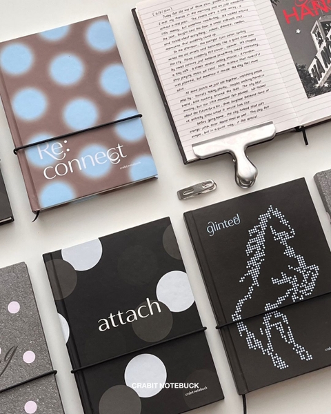 Sổ tay A5 grid 132 trang 130gsm Chấm bi - Xám Hồng