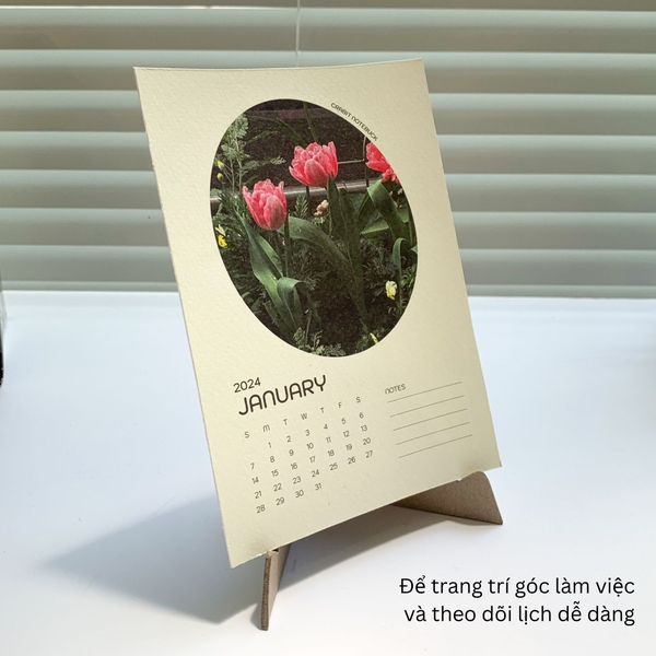 Lịch 2024 kèm chân standee để bàn