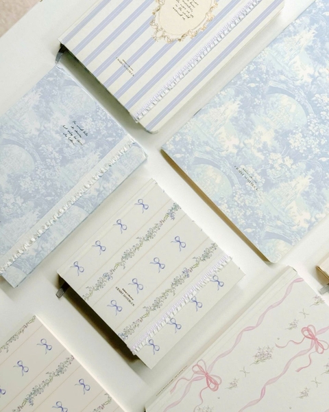 Sổ tay scrapbook khổ vuông dot 130gsm The Reverie Diary - Nhũ Hoa Nơ Xanh