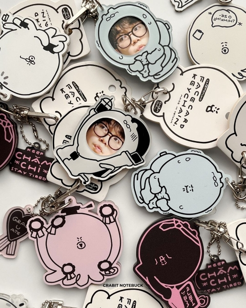 Móc khoá acrylic Face-card thay được ảnh Chăm chỉ