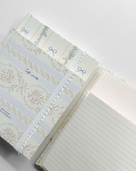 Sổ tay scrapbook khổ vuông kẻ ngang 130gsm The Reverie Diary - Nhũ Hoa Nơ Hồng