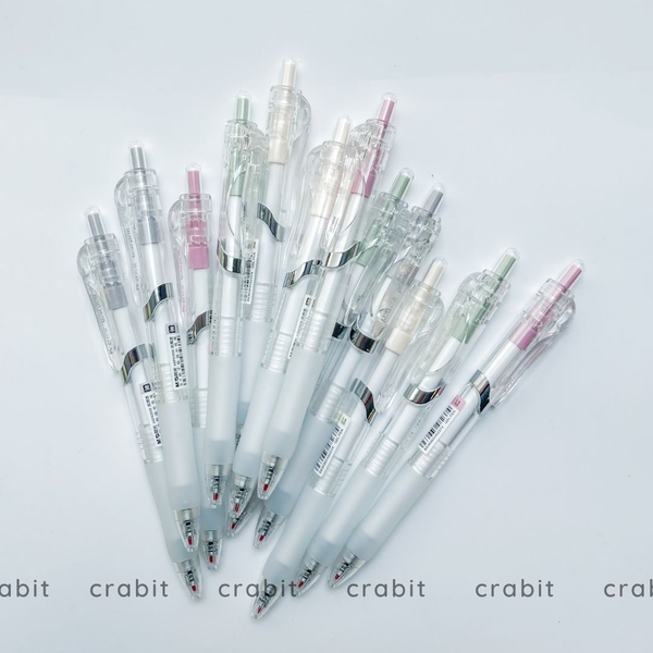 Bút gel mực đen M&G thân trong ngòi 0.5mm