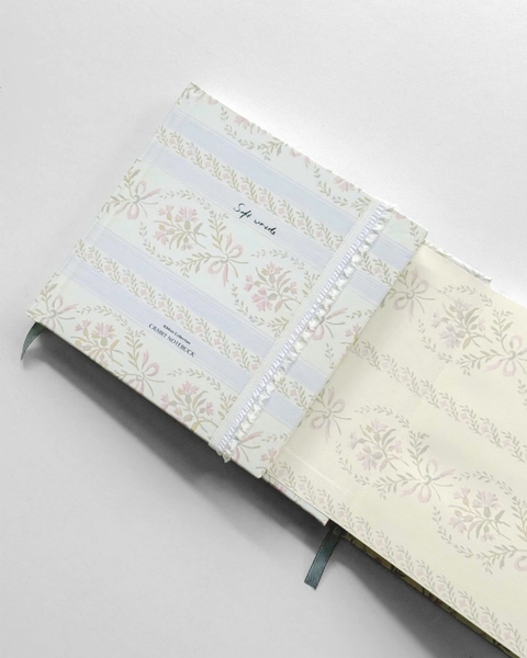 Sổ tay scrapbook khổ vuông kẻ ngang 130gsm The Reverie Diary - Nhũ Hoa Nơ Hồng