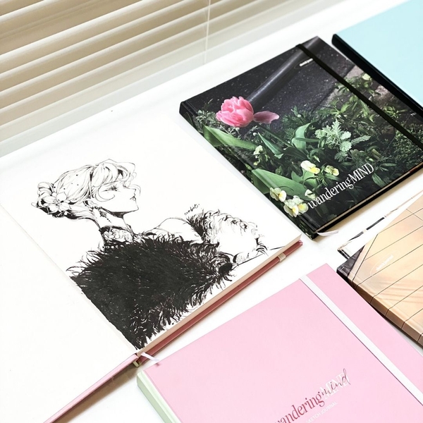 Sketchbook Vuông 190gsm - Wandering Mind Hồng