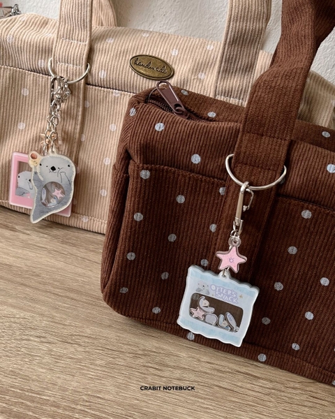 Móc khoá acrylic kèm mini charm lắc Otter Life