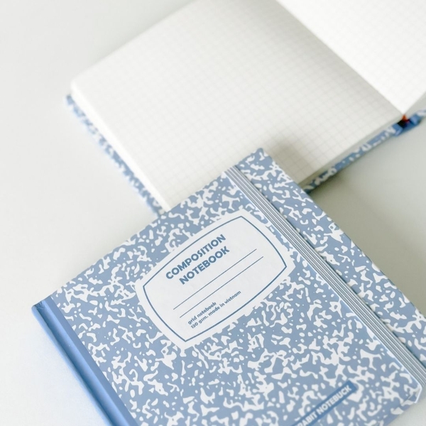 Sổ grid khổ vuông 140 trang 130gsm tặng kèm sticker Composition Collection - Tím Blueberries
