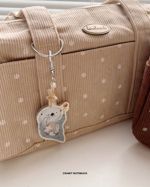Móc khoá acrylic kèm mini charm lắc Otter Life
