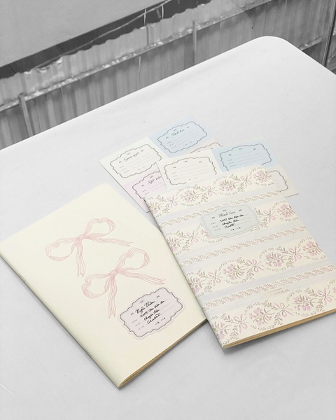 Tập 16 nhãn vở in sẵn tên môn học - Nơ màu