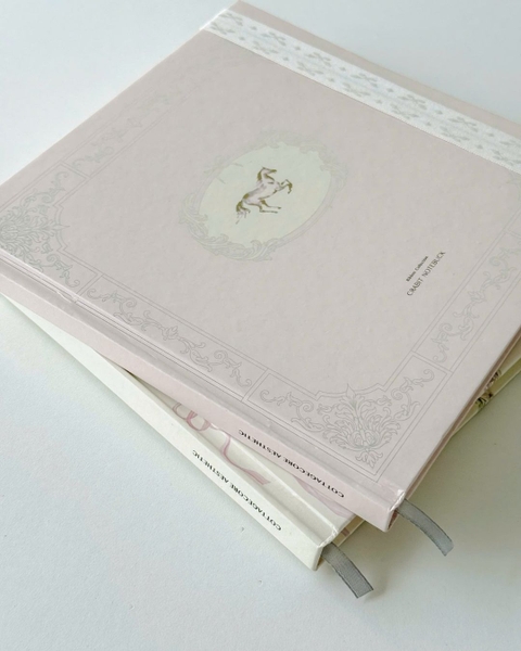 Sketchbook Khổ Vuông 190gsm The Reverie Diary - Nhũ Ngựa Hồng