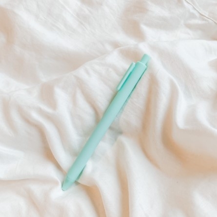 Bút bi Pastel mực đen