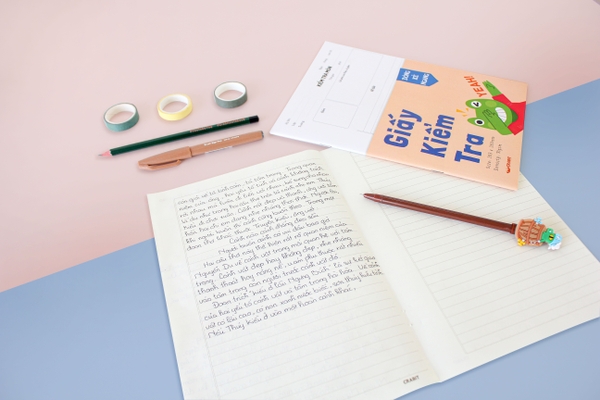 Tập 15 Giấy kiểm tra đôi Crabit - Ruột kẻ ngang - Bìa Huy Chương