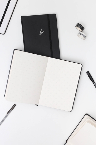Sổ Dotgrid Be. - The Black Book 130GSM