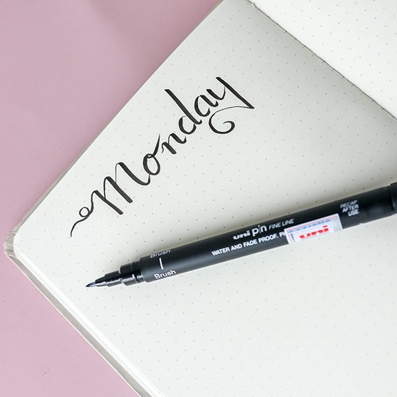 Bút lông Uni Pin Fine Line