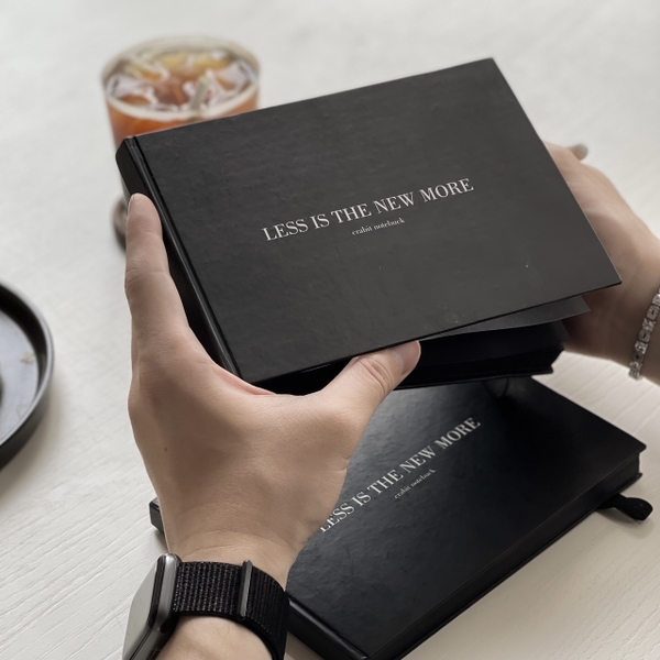 Số Plain Less is the new more - The Black Book 130GSM