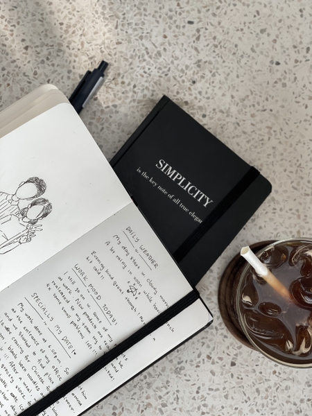 Sổ Plain Simplicity - The Black Book 130GSM