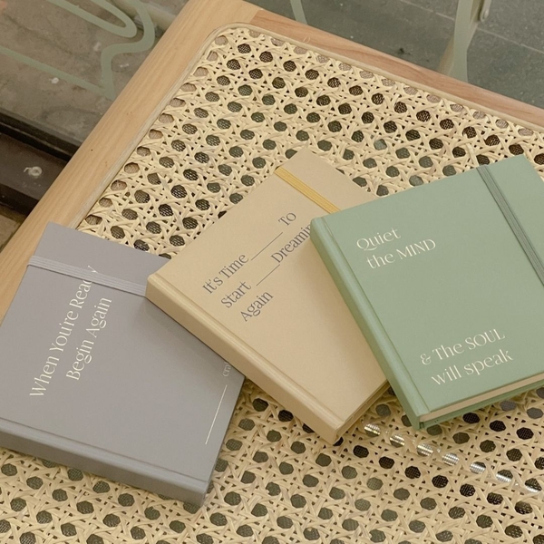 Sổ trơn hình vuông không dòng kẻ 144 trang 130gsm Crabit - Xanh Mint